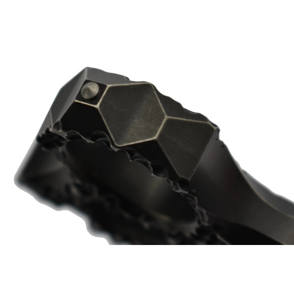 Impact Tool Max Knives : Légèreté et Robustesse en Titane